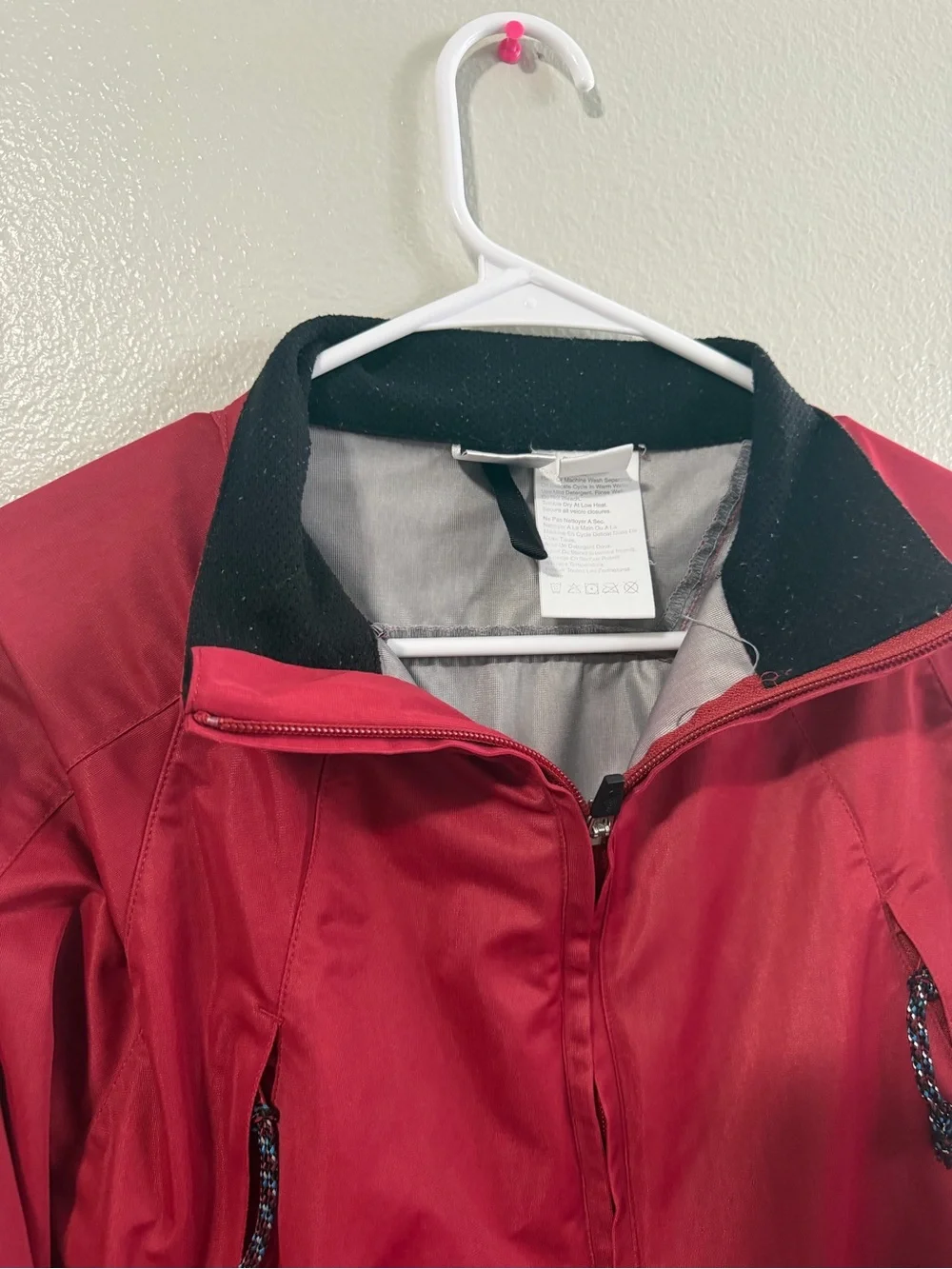 The North Face Men's Red Full-Zip Windbreaker